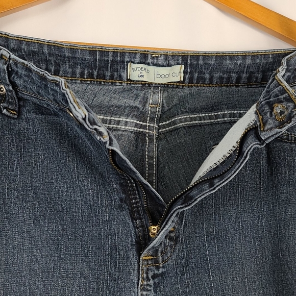 Riders By Lee | Vintage Boot Cut Blue Jeans - Picture 4 of 9